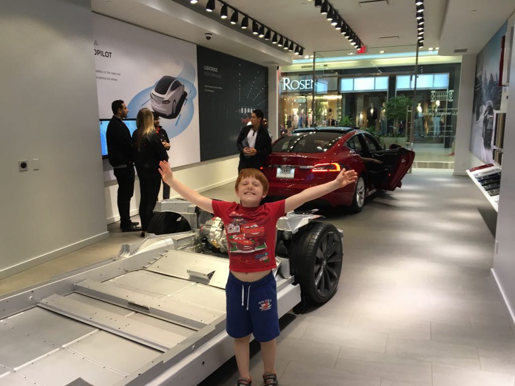 Ian, a rolling chassis and a Model S